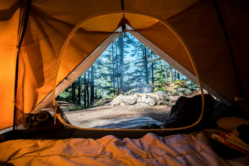 Exklusives Camping unter dem Sternenhimmel in der unberührten Natur Sri Lankas